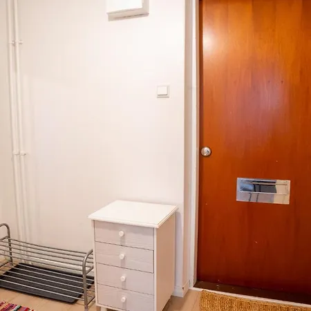 Urban Arctic Elegance: 2-room Stylish Getaway アパート *