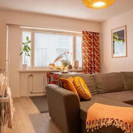 Urban Arctic Elegance: 2-room Stylish Getaway * ロヴァニエミ
