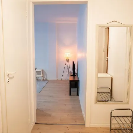 Urban Arctic Elegance: 2-room Stylish Getaway * ロヴァニエミ